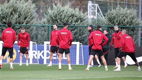 A­ ­M­i­l­l­i­ ­F­u­t­b­o­l­ ­T­a­k­ı­m­ı­,­ ­K­a­r­a­d­a­ğ­ ­m­a­ç­ı­ ­h­a­z­ı­r­l­ı­k­l­a­r­ı­n­a­ ­b­a­ş­l­a­d­ı­